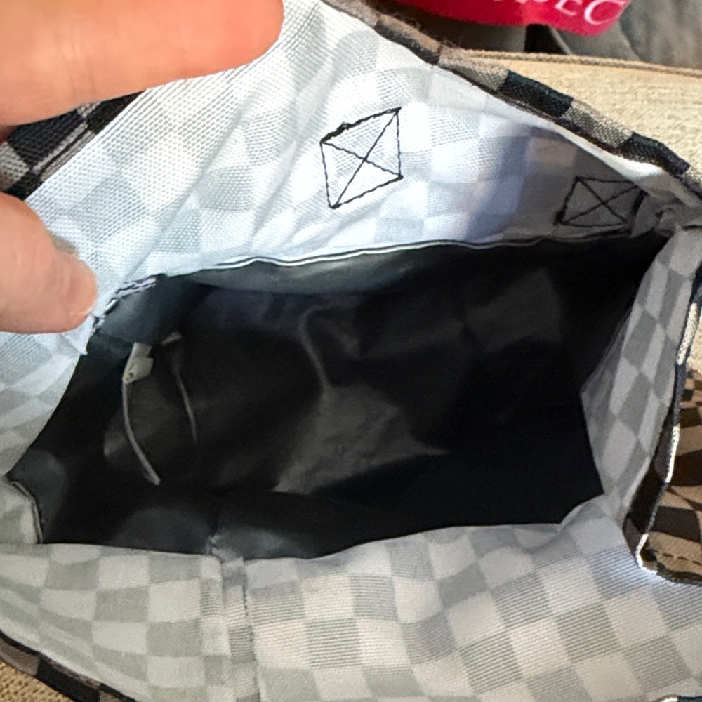 Vans Men's Black and Gray Checkered lunch bag - Picture 5 of 9